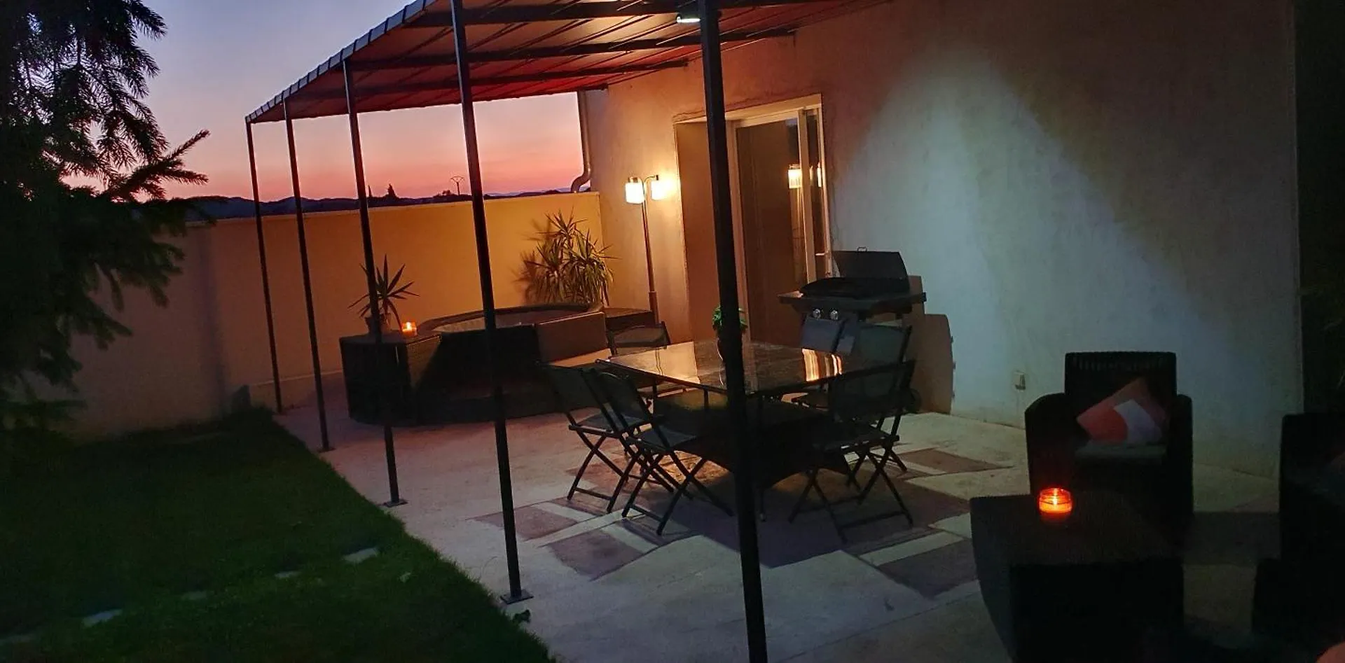 Holiday home Gite Atemporelle Rochegude